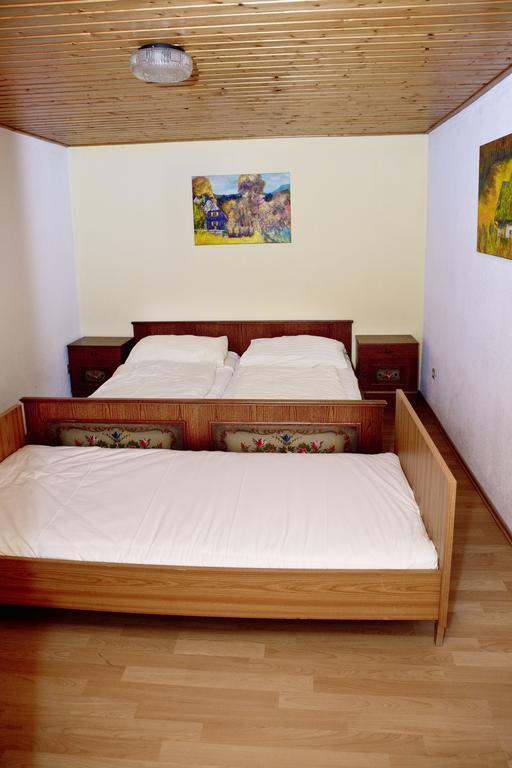 Altes Almhaus Hotel Maria Lankowitz Szoba fotó