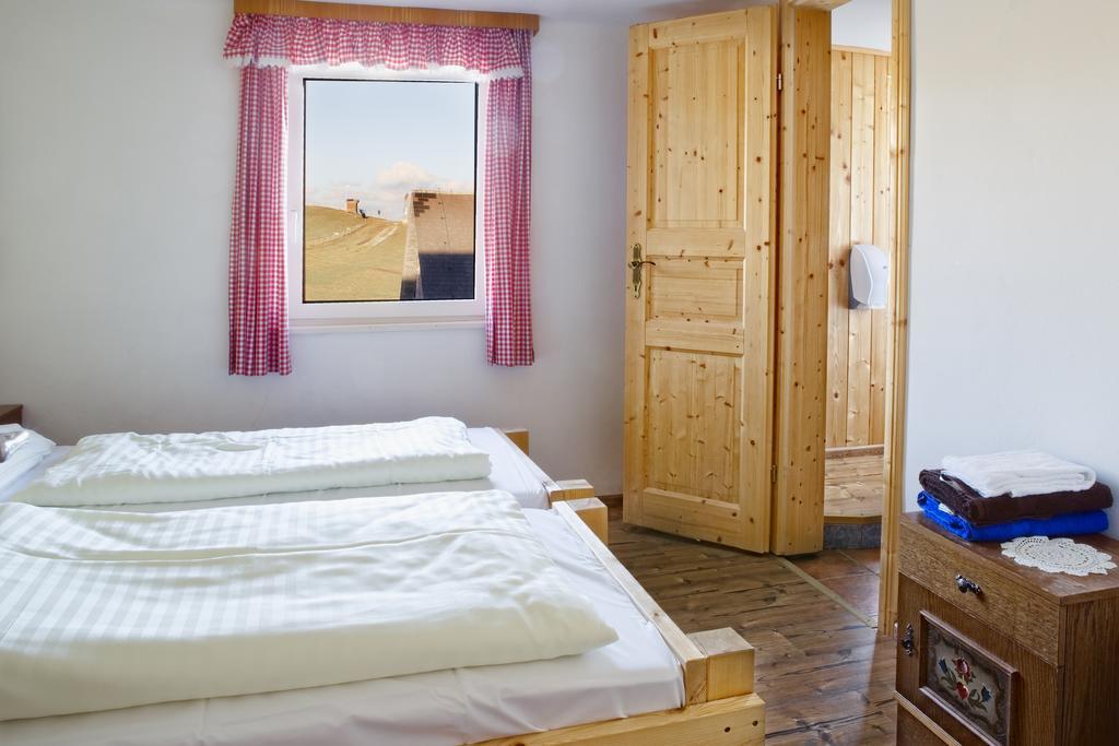 Altes Almhaus Hotel Maria Lankowitz Szoba fotó